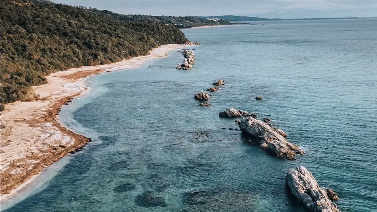 Artolithia Beach photo 1