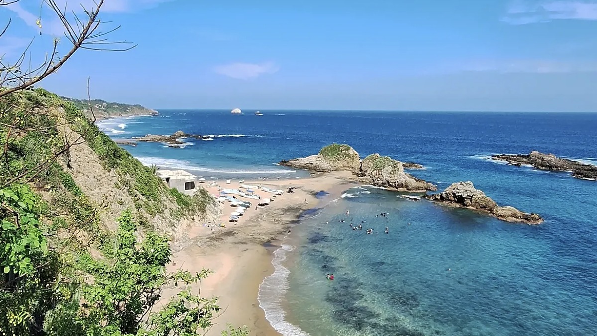 San Agustinillo's calm protected bay between Mazunte and Zipolite