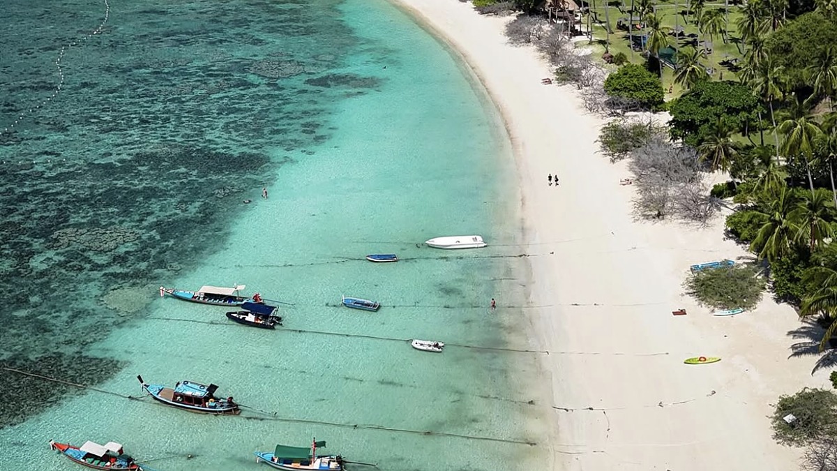 Koh Tao in the Gulf of Thailand, a dive island with sandy west-coast beaches and clear water